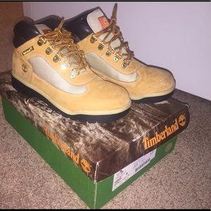 Timberland field boot kids 4 women’s 6